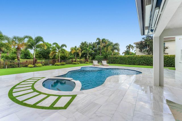 4 of 60 - 141 Umbrella Place, Jupiter, FL