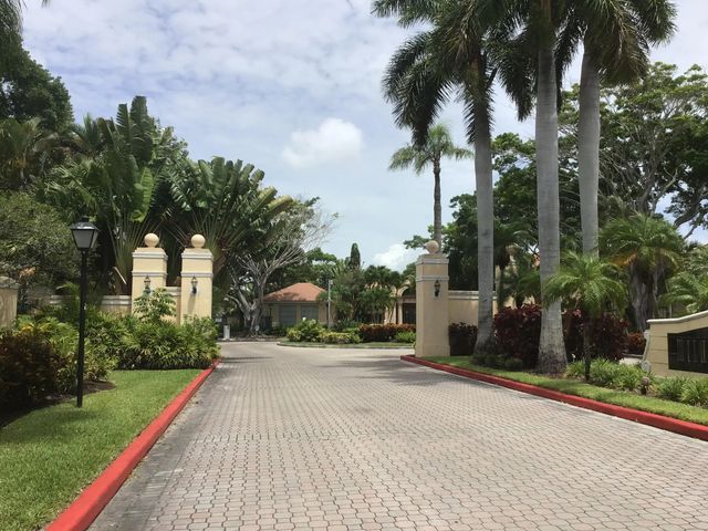 3 of 24 - 1743 Village Boulevard #304, West Palm Beach, FL