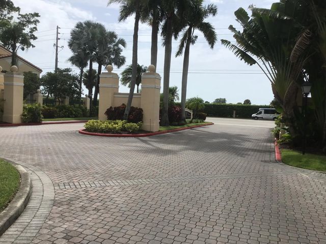 4 of 24 - 1743 Village Boulevard #304, West Palm Beach, FL
