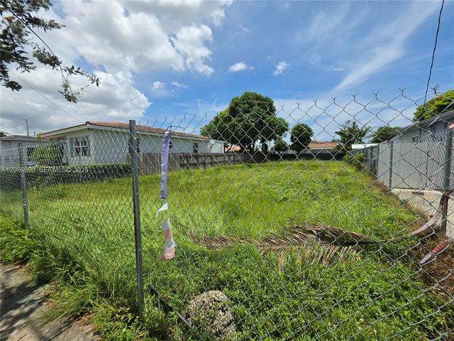 2 of 2 - 231 Nw 62nd Avenue, Miami, FL