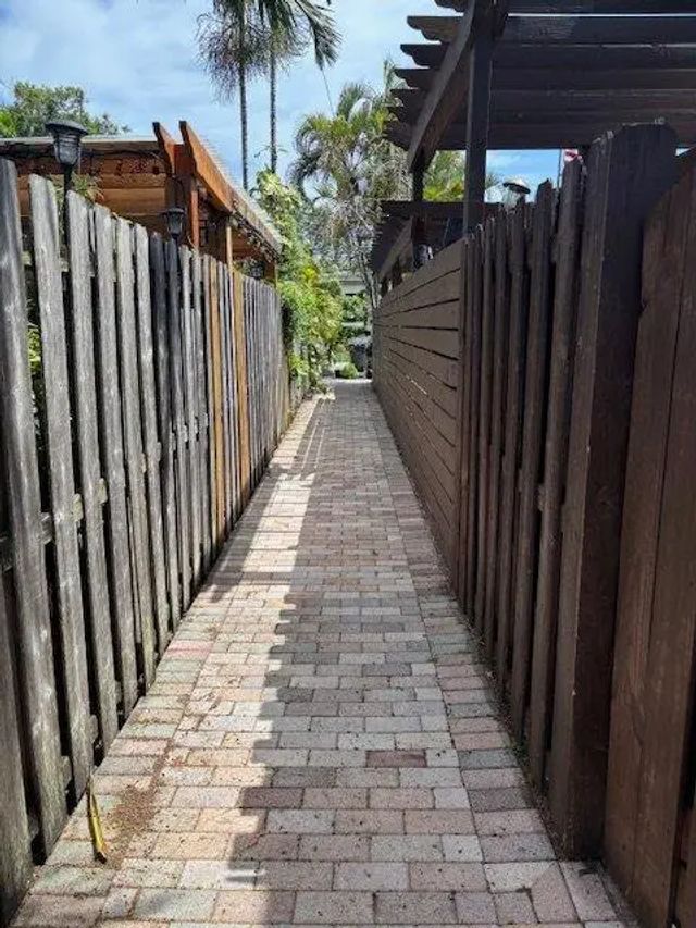 4 of 16 - 1637 Ne 5th Street #2, Fort Lauderdale, FL