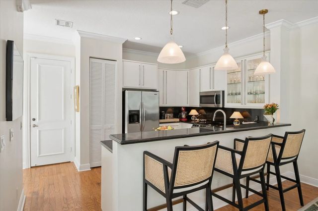 4 of 38 - 608 Ne 11th Avenue, Fort Lauderdale, FL