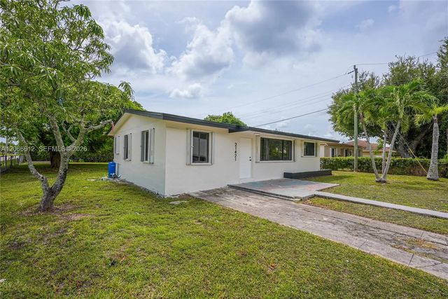 2 of 27 - 21421 Sw 110th Avenue, Cutler Bay, FL