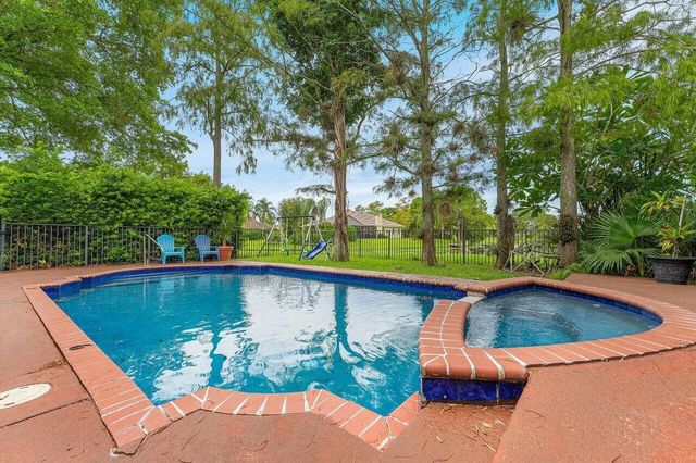 2 of 38 - 1726 Treehaven Court, Wellington, FL