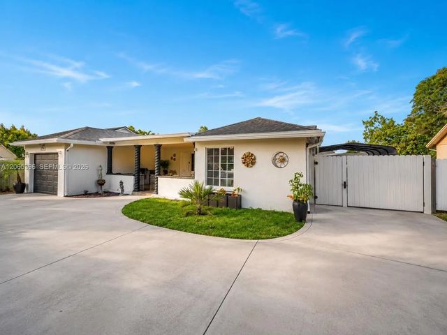 19631 Nw 57th Place, Hialeah