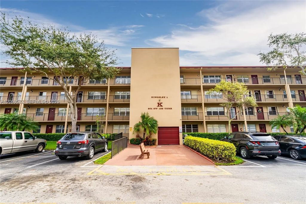 801 Sw 133rd Terrace #118k, Pembroke Pines