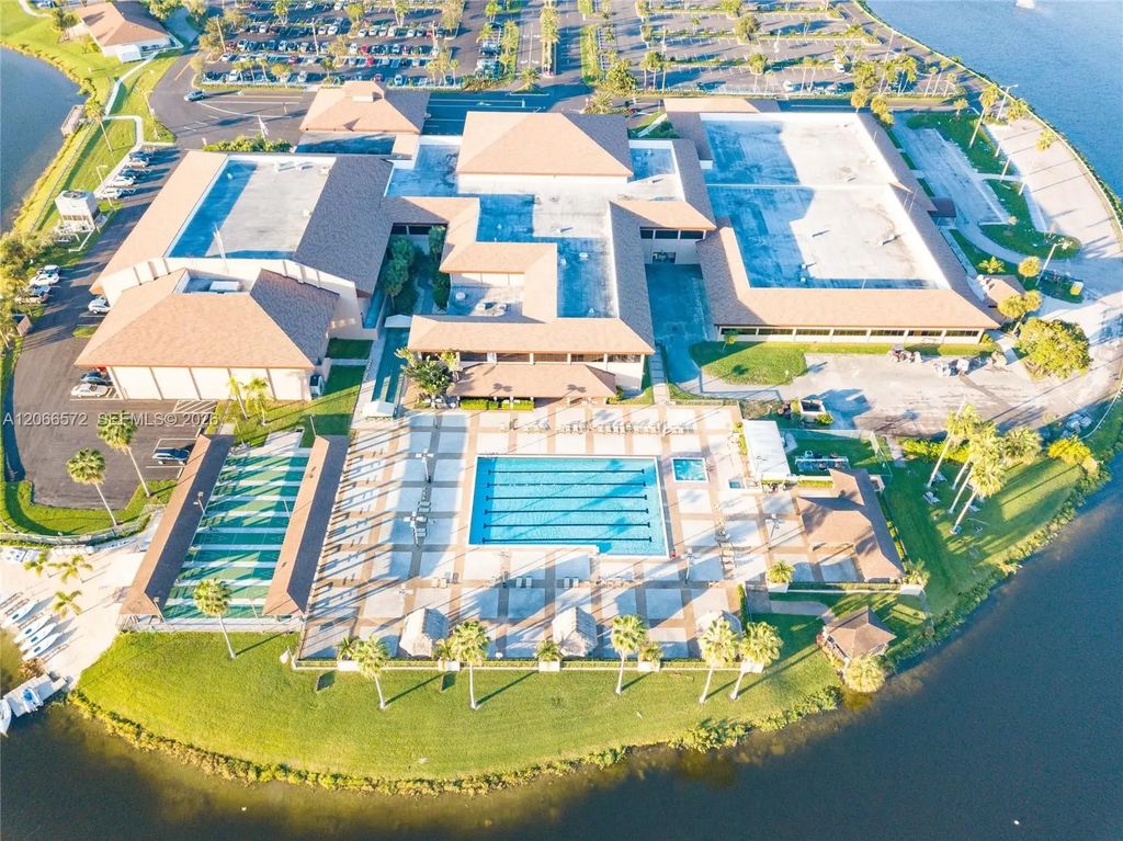 801 Sw 133rd Terrace #118k, Pembroke Pines