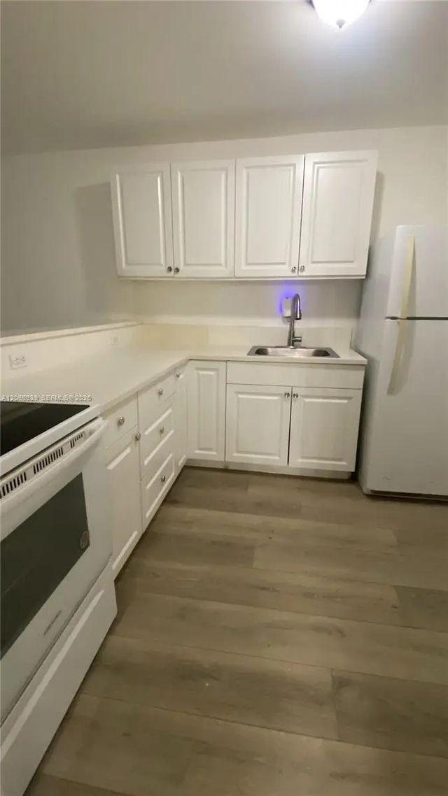 2 of 6 - 15205 Ne 6th Avenue #d104, Miami, FL