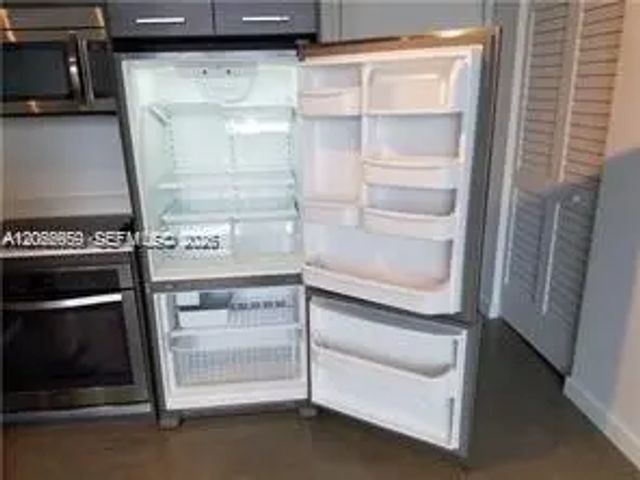 3 of 14 - 151 Se 1st Street #3207, Miami, FL