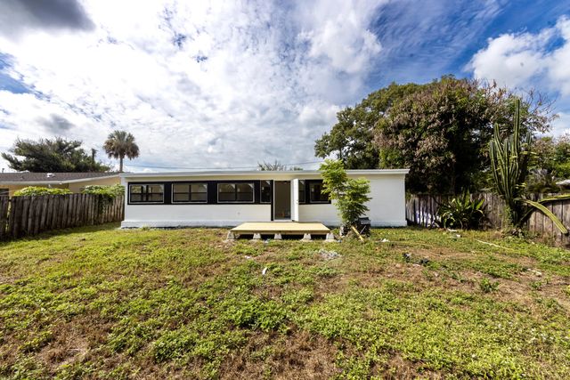 2 of 16 - 2308 Georgia Avenue, Fort Pierce, FL