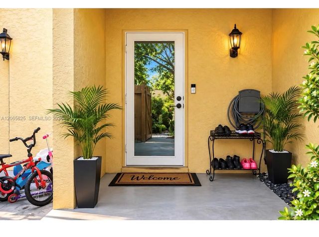 4332 Nw 3rd Terrace, Deerfield Beach
