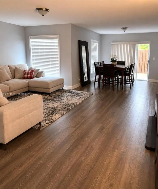 4771 Grapevine Way, Davie