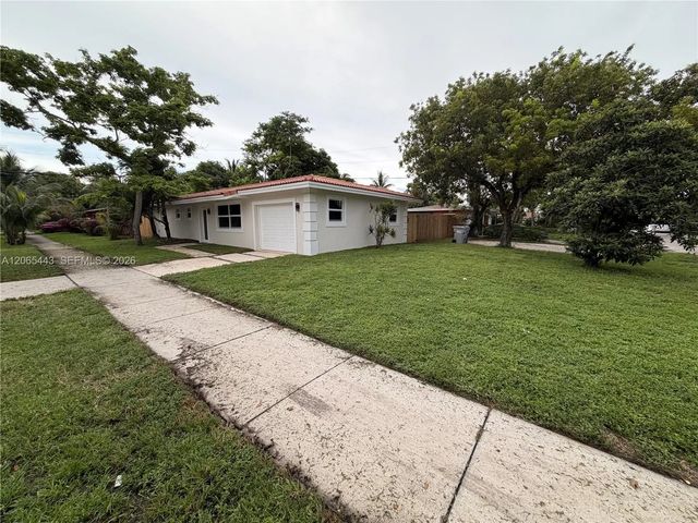 2 of 27 - 110 Ne 17th Court, Pompano Beach, FL