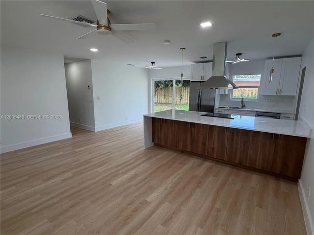 5 of 27 - 110 Ne 17th Court, Pompano Beach, FL
