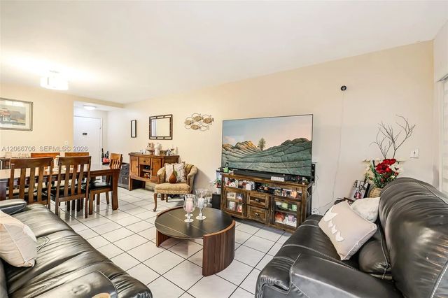 10245 Nw 9th St Circle #102-9, Miami