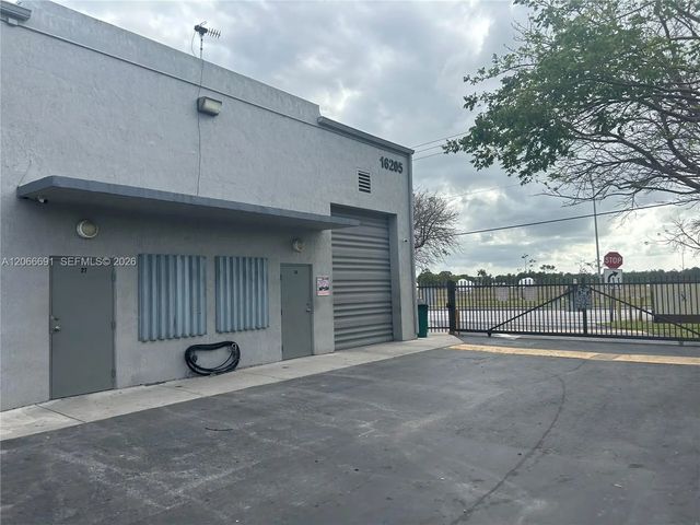 16205 Sw 117th Avenue #24, Miami