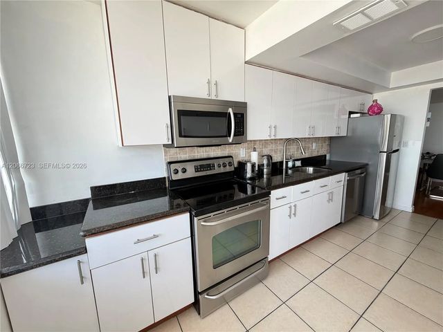2 of 18 - 18031 Biscayne Boulevard #601, Aventura, FL