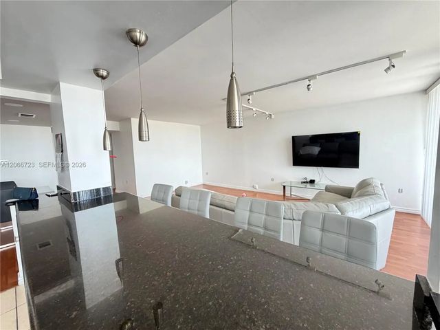 3 of 18 - 18031 Biscayne Boulevard #601, Aventura, FL