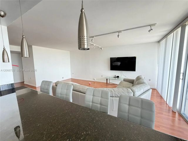 4 of 18 - 18031 Biscayne Boulevard #601, Aventura, FL