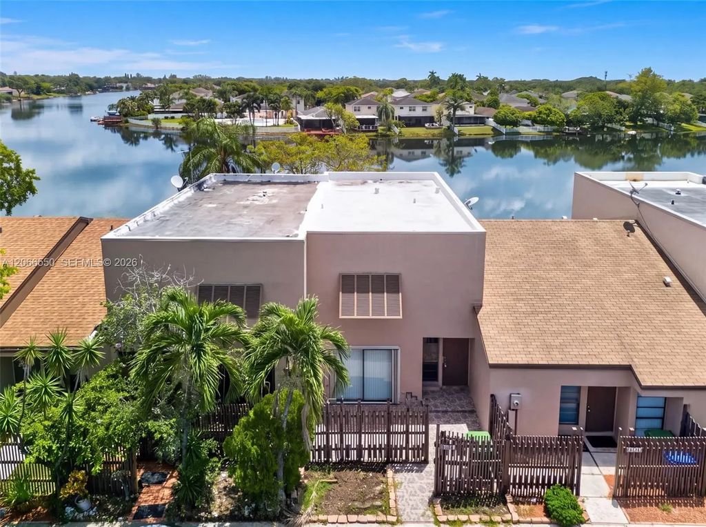 1217 Nw 122nd Terrace, Pembroke Pines