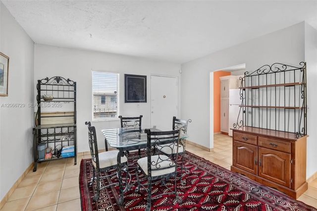 2811 Somerset Drive #405, Lauderdale Lakes