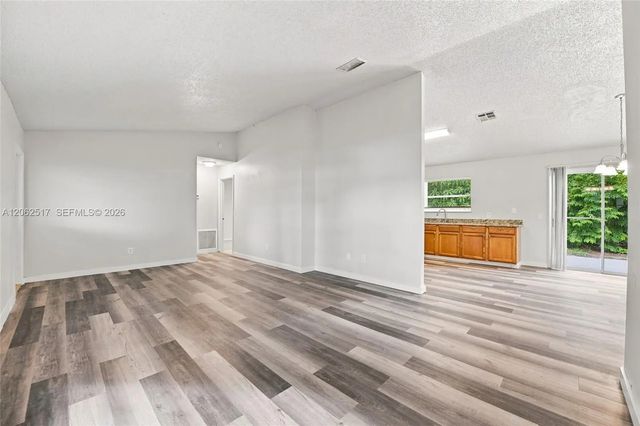 5 of 27 - 1617 Sw Hampshire Lane, Port St. Lucie, FL