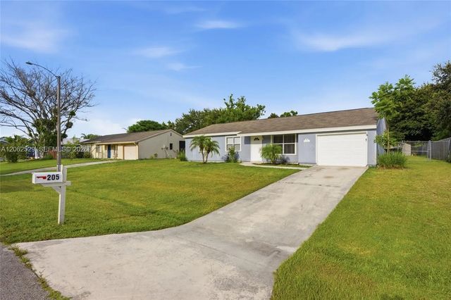 4 of 30 - 205 Sw Kentwood Road, Port St. Lucie, FL