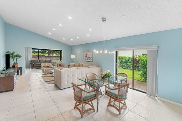 27 Stratford Lane W #d, Boynton Beach