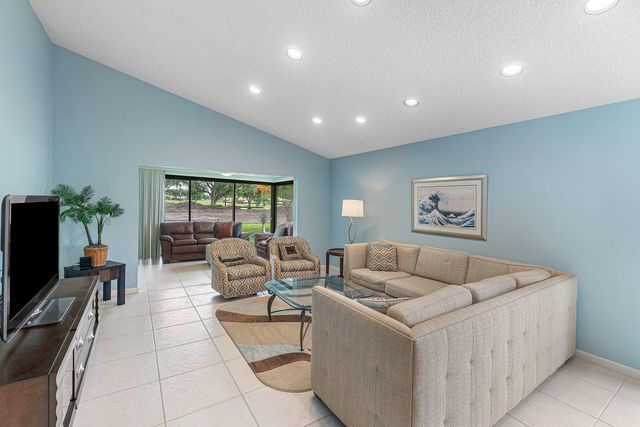 4 of 56 - 27 Stratford Lane W #d, Boynton Beach, FL