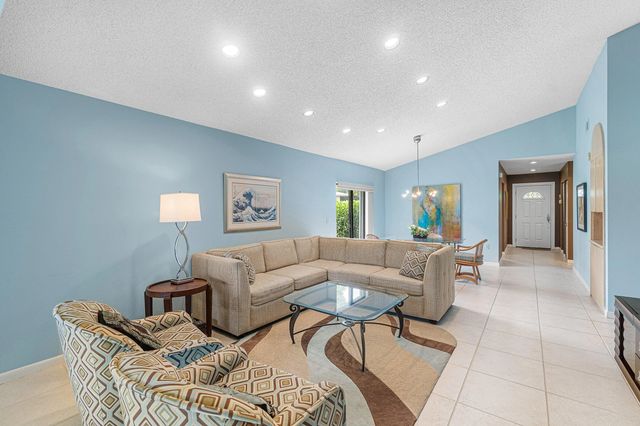 5 of 56 - 27 Stratford Lane W #d, Boynton Beach, FL