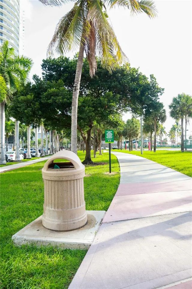 5 of 28 - 1750 N Bayshore Drive #3411, Miami, FL