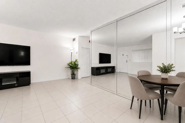 5 of 26 - 1431 S 14th Avenue #209, Hollywood, FL