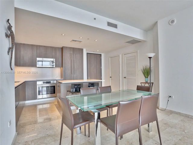 2 of 15 - 88 Sw 7th Street #3805, Miami, FL