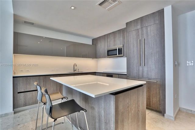 3 of 15 - 88 Sw 7th Street #3805, Miami, FL