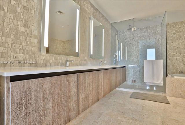 4 of 15 - 88 Sw 7th Street #3805, Miami, FL