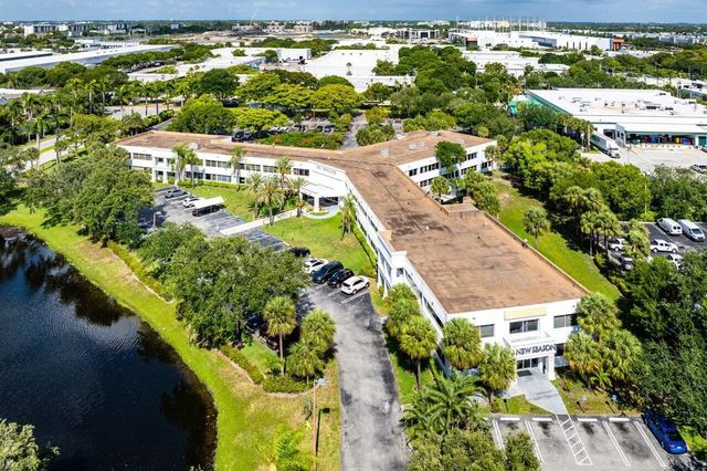 3 of 17 - 555 Sw 12th Avenue #206, Pompano Beach, FL