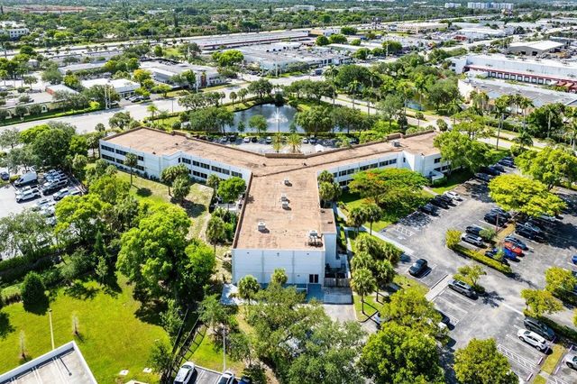 4 of 17 - 555 Sw 12th Avenue #206, Pompano Beach, FL