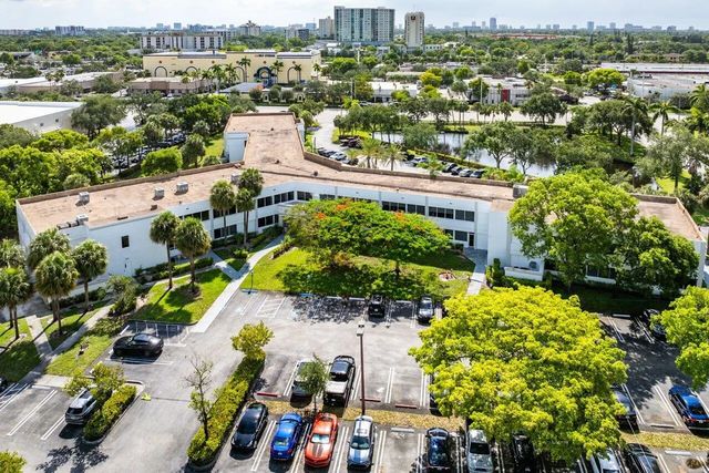 5 of 17 - 555 Sw 12th Avenue #206, Pompano Beach, FL