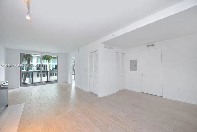 2 of 11 - 31 Se 6th Street #406, Miami, FL