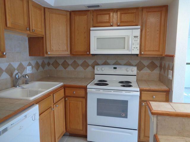 5 of 25 - 312 Southwind Drive #104, North Palm Beach, FL
