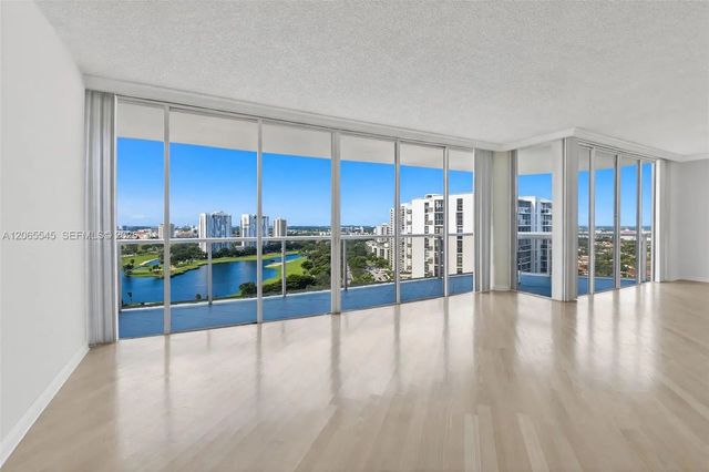 20281 E Country Club Drive #1801, Aventura