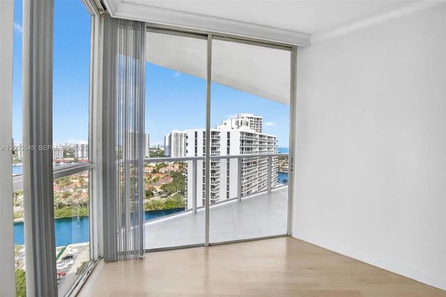 5 of 76 - 20281 E Country Club Drive #1801, Aventura, FL
