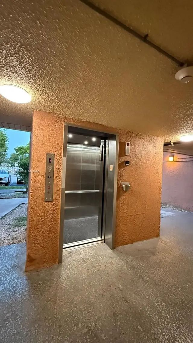 2 of 26 - 17530 Nw 68th Avenue #c3008, Hialeah, FL