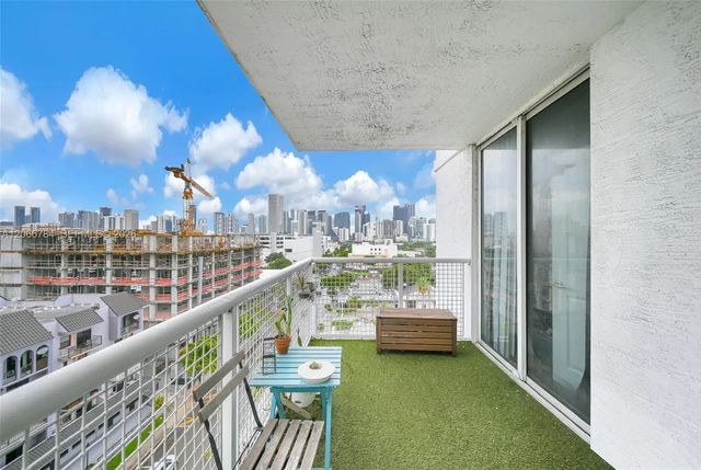 3 of 26 - 900 Sw 8th Street #908, Miami, FL