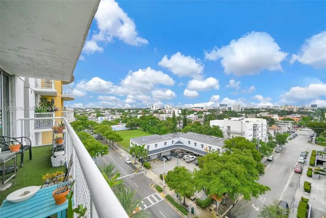 4 of 26 - 900 Sw 8th Street #908, Miami, FL