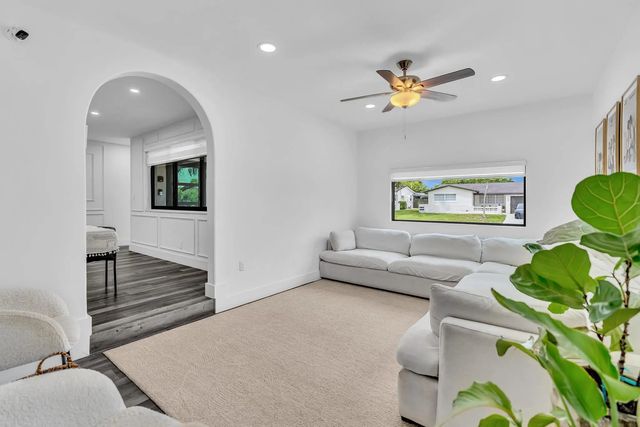 4 of 48 - 2001 N 52nd Avenue, Hollywood, FL