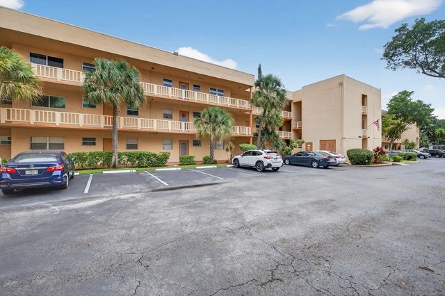 8400 Lagos De Campo Boulevard #303, Tamarac