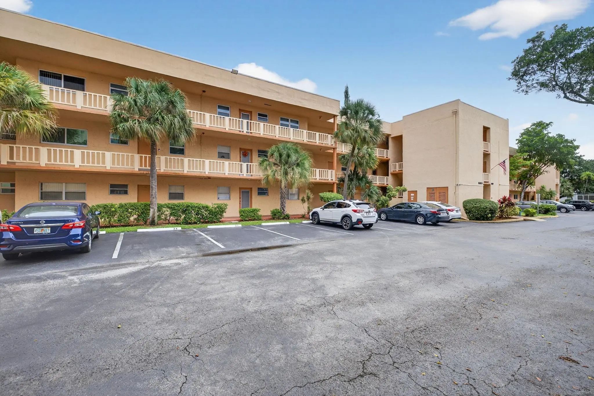 8400 Lagos De Campo Boulevard #303, Tamarac