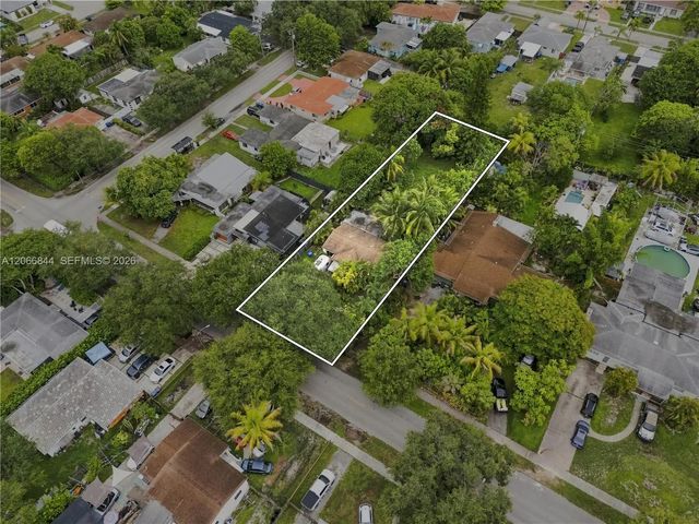 2541 Washington Street, Hollywood