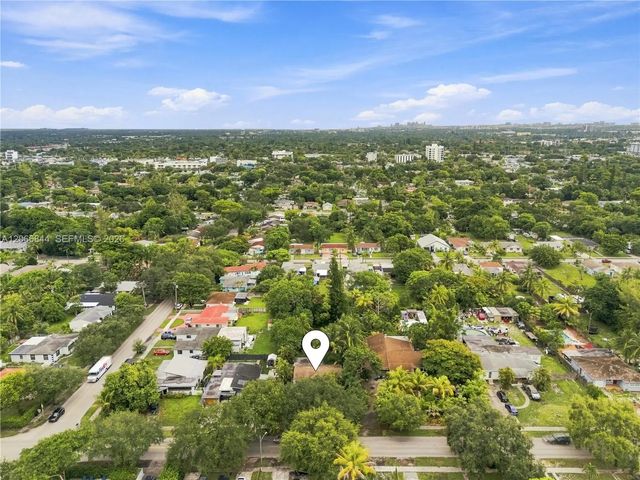 3 of 7 - 2541 Washington Street, Hollywood, FL